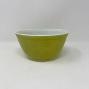 VTG Pyrex 402 Avocado Green 1-1/2 Quart‎ Mixing Bowl MCM